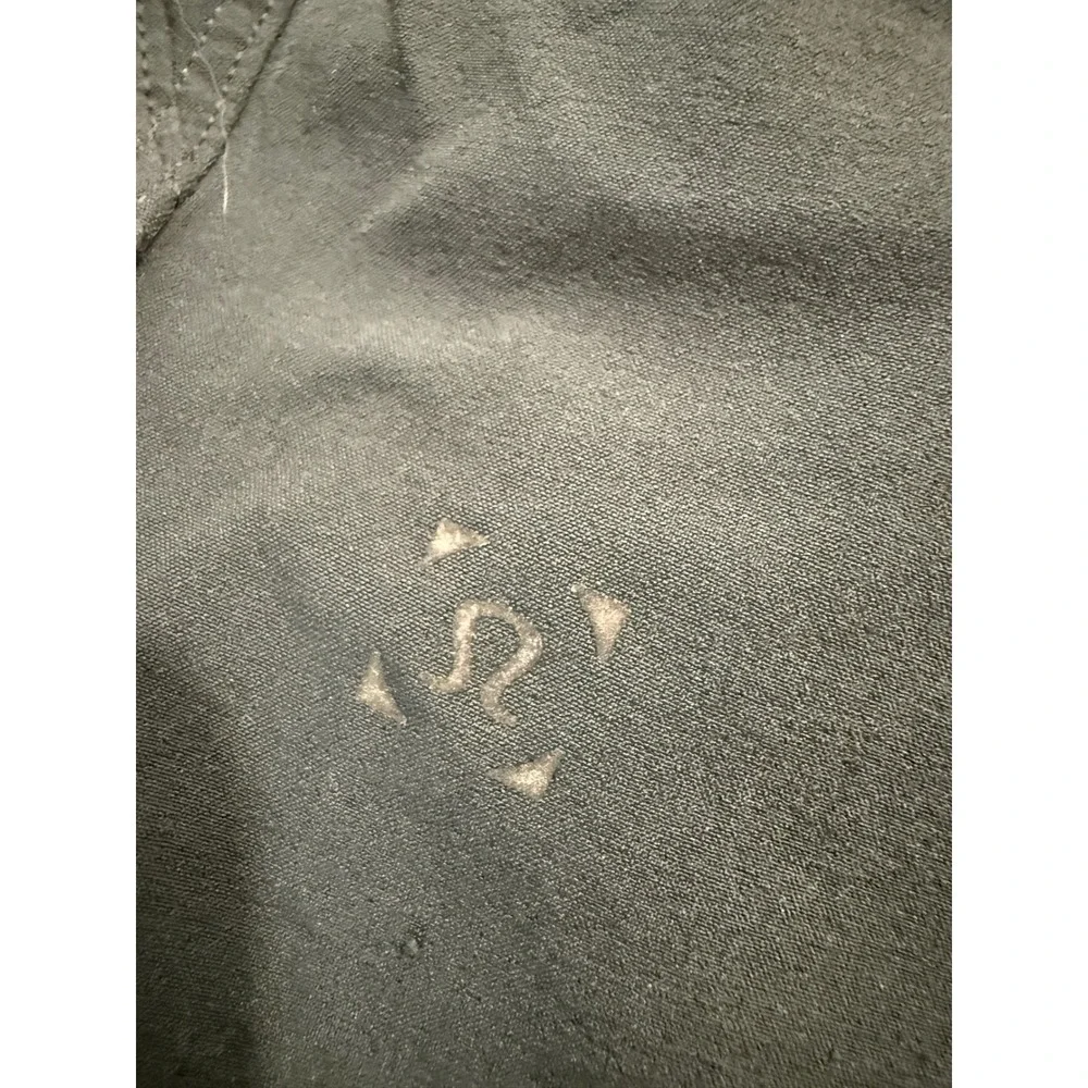 Lululemon Mens Athletic Training Shorts XL Gray Black Distressed Frayed Hem‎